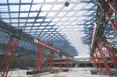 歷經(jīng)29小時 3200噸屋蓋170米 空中漫步 滑移就位 北京朝陽站交通樞紐實現(xiàn)結構封頂
